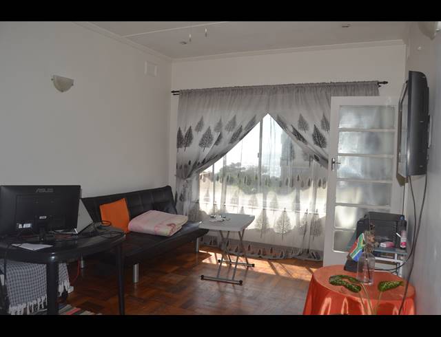 1 BEDROOM FLAT FOR SALE IN SCOTTBURGH CENTRAL